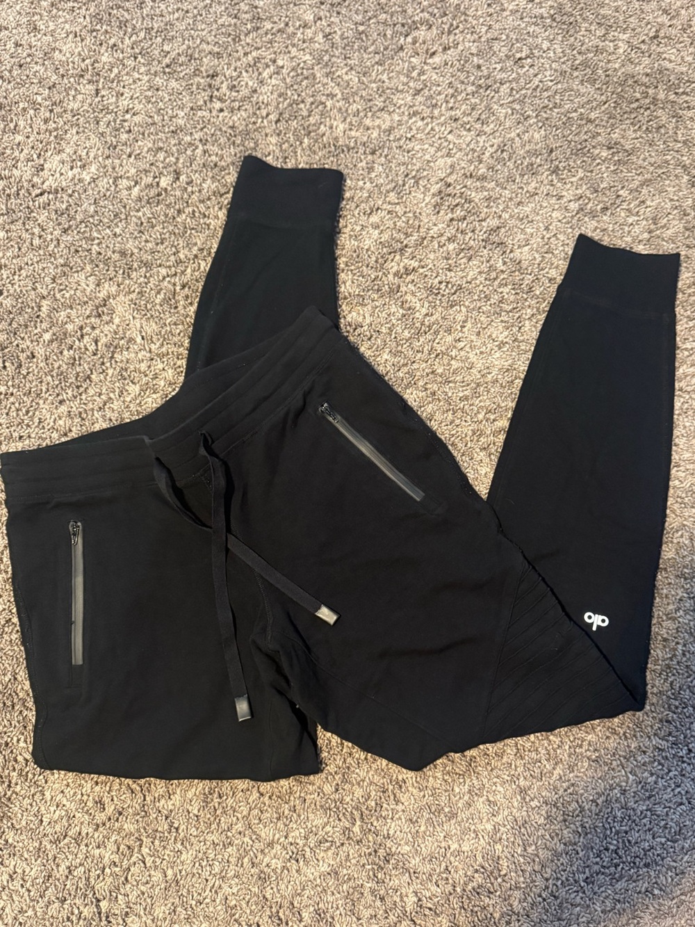 ALO Yoga Black Jogger Sweatpants